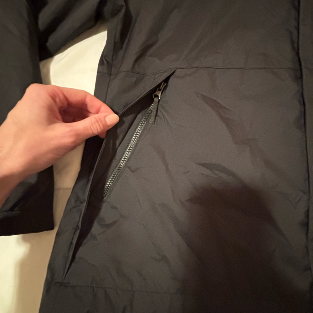 REI Trailmade Hooded Rain Jacket - Women’s Medium - Black - Waterproof - Picture 5 of 11